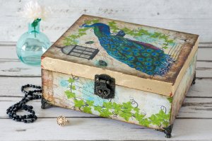 Scrigno decorato decoupage