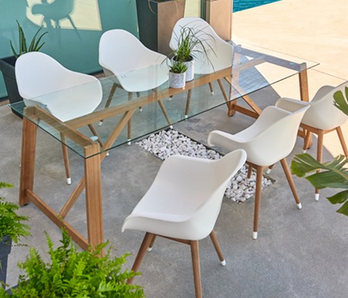Tavolo in vetro e sedie