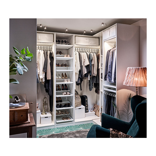 cabina armadio ben organizzata