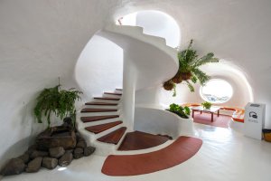 Decorare la casa in stile César Manrique