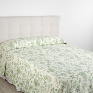 Idee per un copriletto con stampato floreale