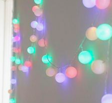 Ghirlanda di luci con palline da ping-pong