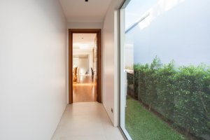 Come decorare un corridoio largo