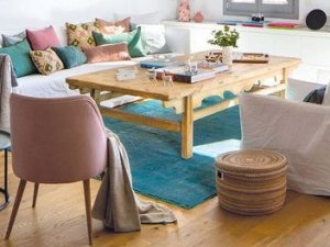 Tendenza naturale per arredare il salotto