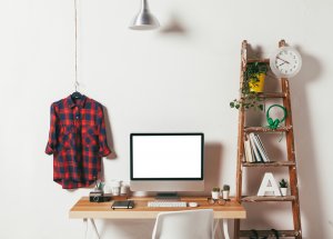 Studio con scala decorativa per oggetti