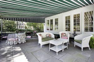 4 idee di tende da sole per la terrazza