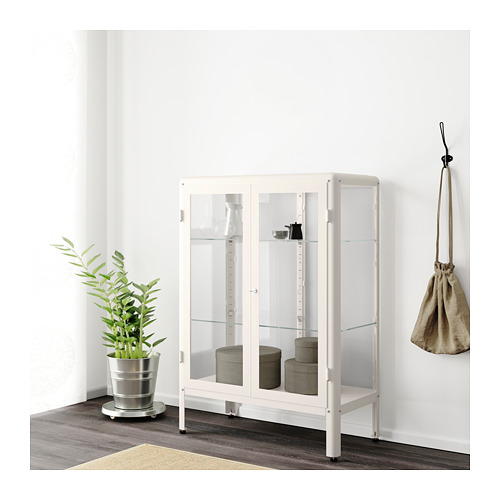 Vetrina in alluminio.