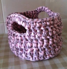 Cestino di fettuccia rosa