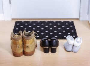 Dite no alle scarpe dentro casa