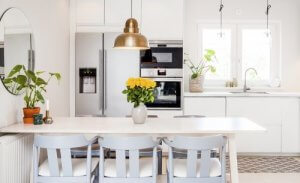 Cucina aperta o chiusa? Ecco vantaggi e svantaggi