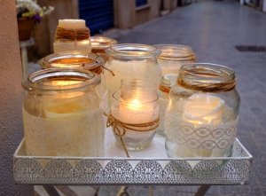 Decorare le candele: 4 idee originali ed economiche