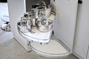 9 mobili ed elementi per fare ordine in cucina
