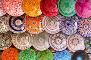 Idee per decorare la casa con la ceramica organica