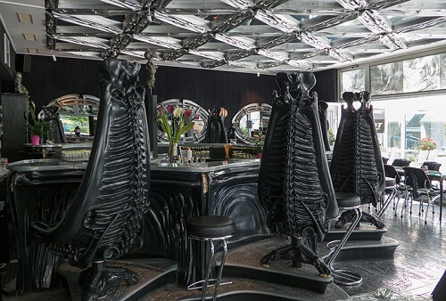 Esempio per decorare un bar in stile dark gotico