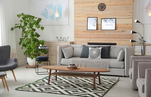 Salone con rivestimenti in legno