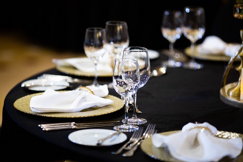 Tovaglia nera per cena di gala