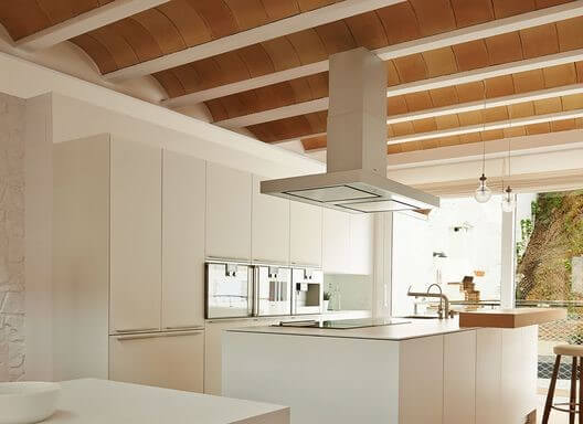 cucina con volte in legno