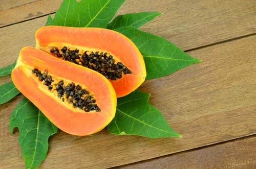 Una papaya aperta