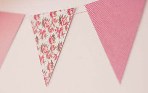 Potete decorare con le bandierine rosa