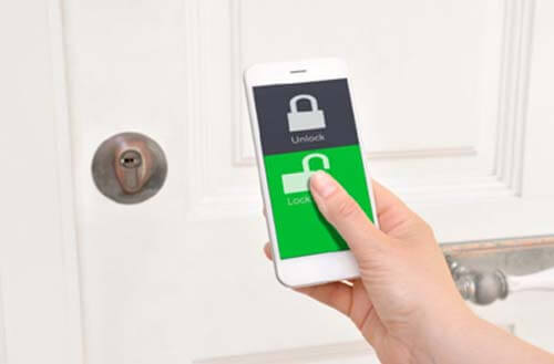 Casa aperta dal telefonino