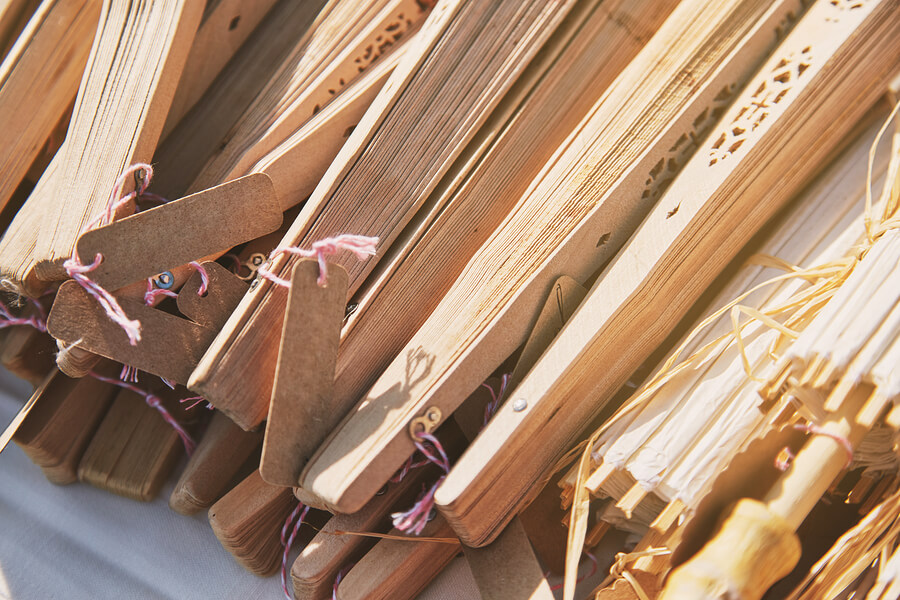 ventagli-di-legno-decorazione