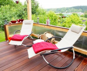 Fantastiche seggiole a dondolo da tenere in terrazza