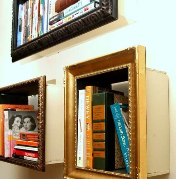 Libri in libreria con cornice