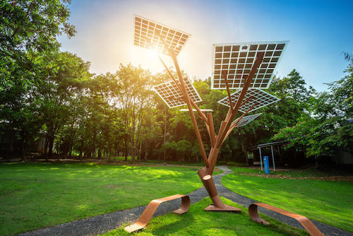 Pannelli solari in giardino