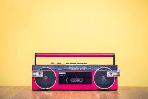 Radio vintage fucsia
