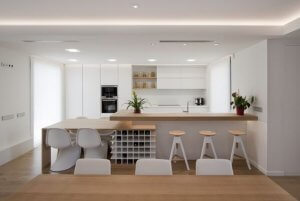 Cucina con spazi ampi