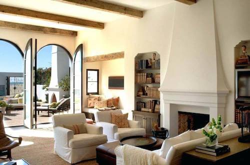 soggiorno con poltrone e divani