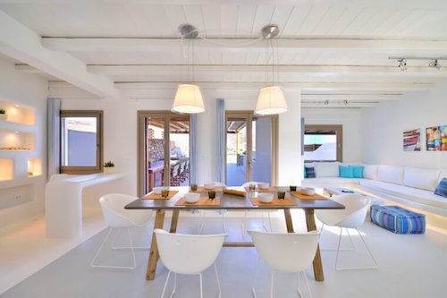 interni in bianco stile mediterraneo moderno