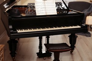 Come rendere un pianoforte protagonista della decorazione