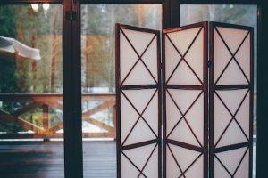 Pareti divisorie in vetro per separare gli ambienti