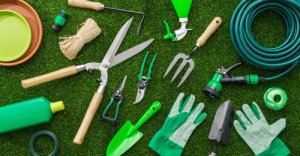 Attrezzi da giardinaggio che non possono mancare in casa