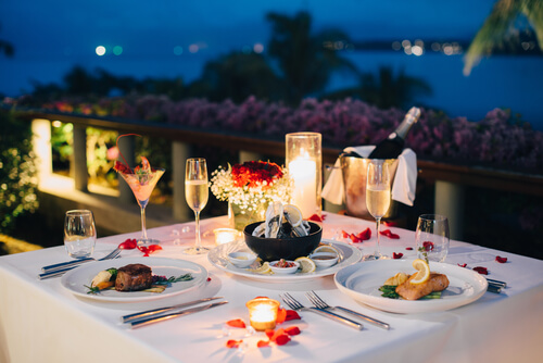 Biancheria da tavola per una cena romantica