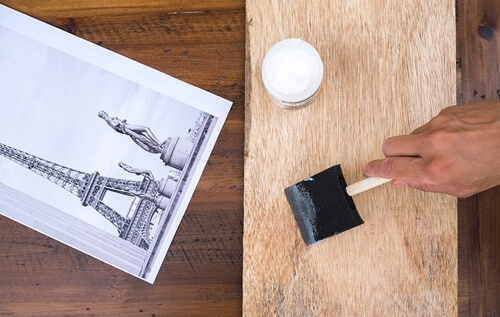 Posizionare la foto sul legno