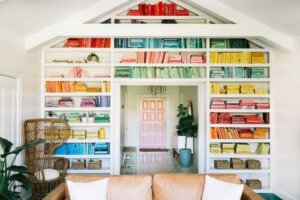 Come ordinare i libri in base ai colori della copertina