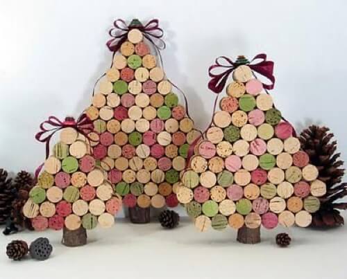 Alberelli fatti di tappi.