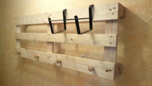 Attaccapanni di pallet fatto in casa