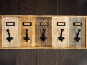 Create il vostro attaccapanni di pallet