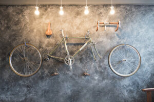 Riutilizzare vecchie biciclette per la decorazione della casa