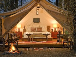 Una tenda beduina nel giardino: originale e rilassante