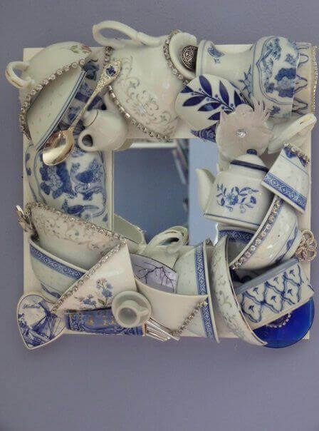 Mosaico con stoviglie rotte