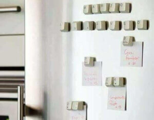 La tastiera del computer: avete mai pensato di usarla per decorare casa?