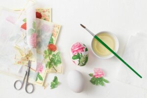 Strumenti per tecnica decoupage in casa