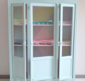 Armadio con effetto chalk paint