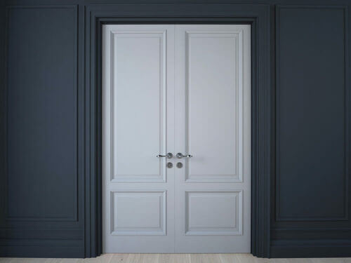 Porta con boiserie