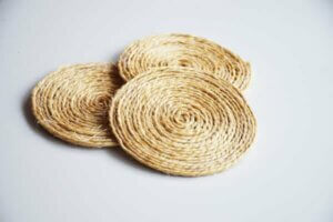 Sottobicchieri personalizzati fatti con fil di corda