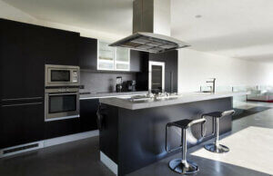 Cucine nere: l'ultima tendenza per una casa davvero alla moda